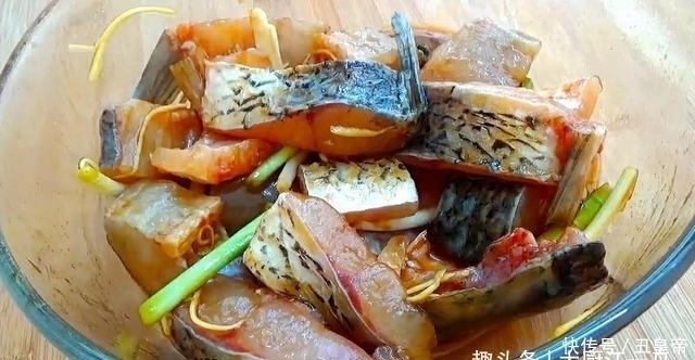 这才是草鱼最好吃的做法,简单一做,端上桌就光盘,天天吃不够