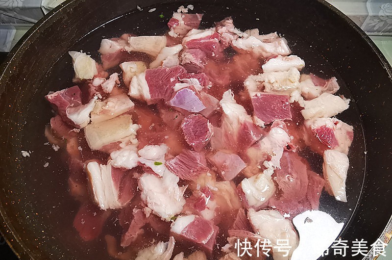 高压锅|炖羊肉,只放这3味料就行,专克羊膻味,买上5斤炖一大锅,真香