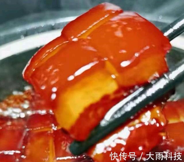 苏东坡!不用一滴水的东坡肉,火候到了自然美颜色红亮、香甜软糯如何做的
