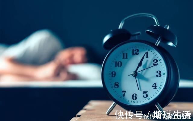 精神衰弱|诱发失眠的4个行为，睡前要少做，占得越多，失眠的情况越严重