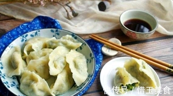 韭菜馅|做韭菜馅饺子时，这2味料最好别放，很多人弄错，难怪饺子不鲜嫩