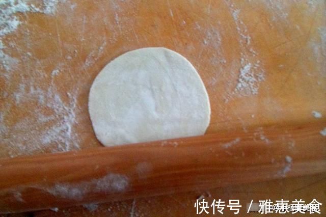 搅拌均匀|夏天，老公就馋这饺子，一个口一个，连吃40个，比三鲜的还好吃