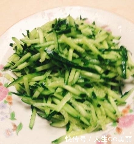 好吃|炸酱面最正宗做法,好吃又简单,老公直呼过瘾!