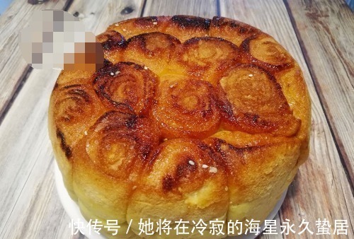 面团|红薯独特做法,加一个鸡蛋,不用烤箱,女儿说比买的面包还好吃