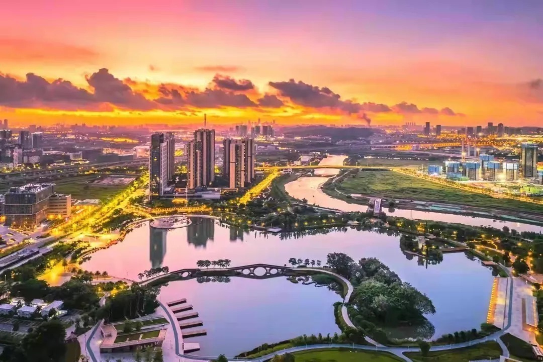 地铁|楼市潮退之后,有人在裸泳,有人却包揽广佛双冠!