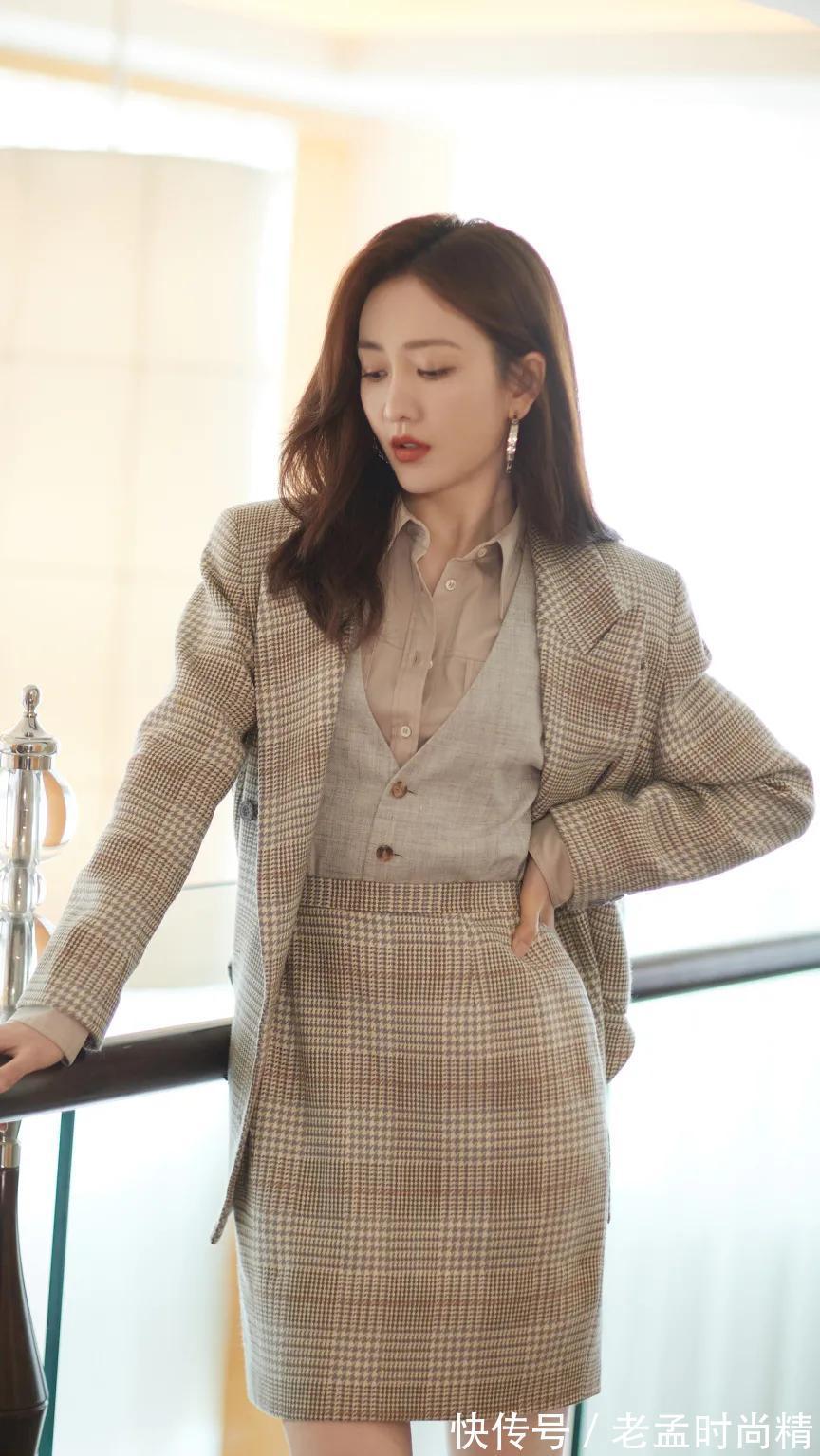 半身裙|格纹短裙真是“百搭单品”,复古时髦又减龄