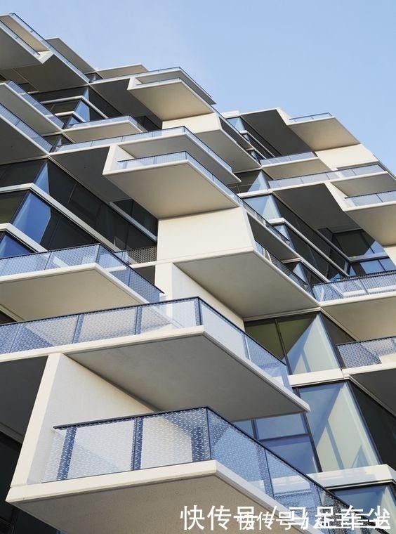 买房|以后买房看到这种错层阳台,别图新鲜入手,入住后就发现有多失望