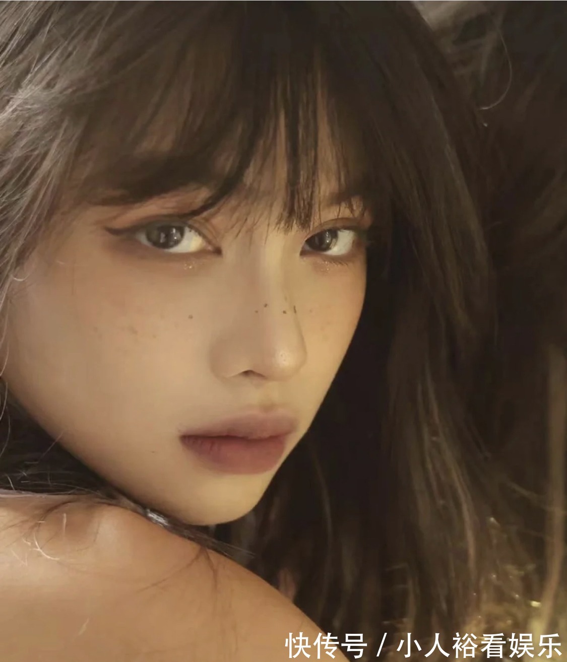 色号 没想到,初秋最受欢迎的口红色号是奶棕色,黄皮涂也显白温柔