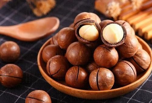 血糖生成指数|糖尿病人少吃糖就行了？大错特错，这2种食物，尽量撤下饭桌