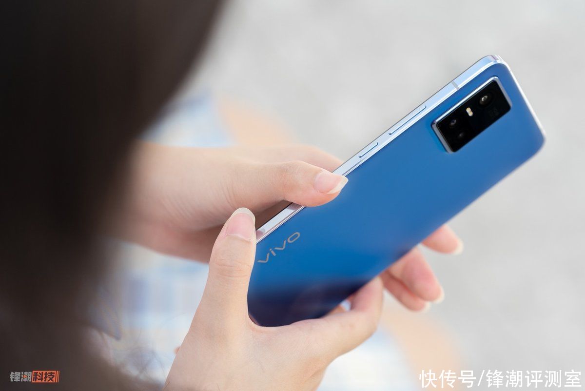 系列|vivo S10 Pro图赏：光致变色，打造专属于你的个性后盖