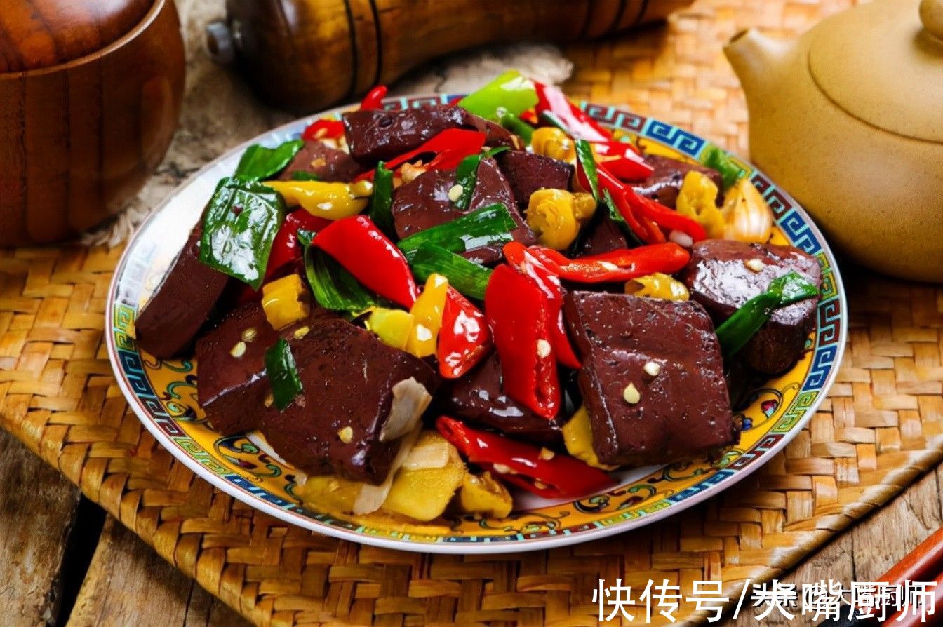 猪血直接炒，难怪又腥又老还会碎！多加一步，嫩滑鲜香，特别好吃