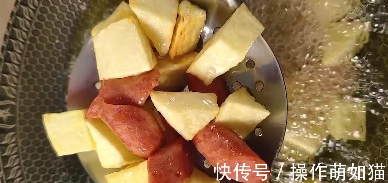 最火街边小吃，香辣味美香气扑鼻，做法简单在家就能轻松搞定