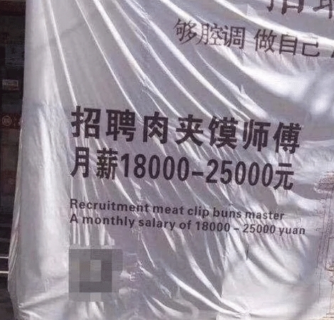 石头|“下河摸鱼捡的石头,至少几斤重”切割后感觉发财了,也不知道值多钱