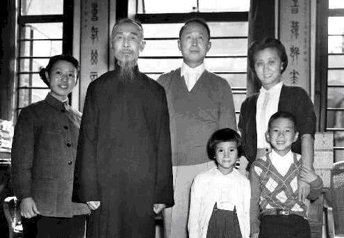 |钱学森得奖无数,晚年不失幽默的一句话,是对妻子的感情的总结!