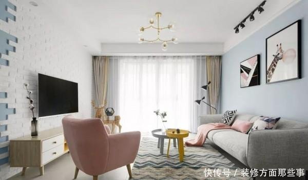 玄关|145平北欧风三居室黑板墙+黄色谷仓门,成了餐厅中一道风景线