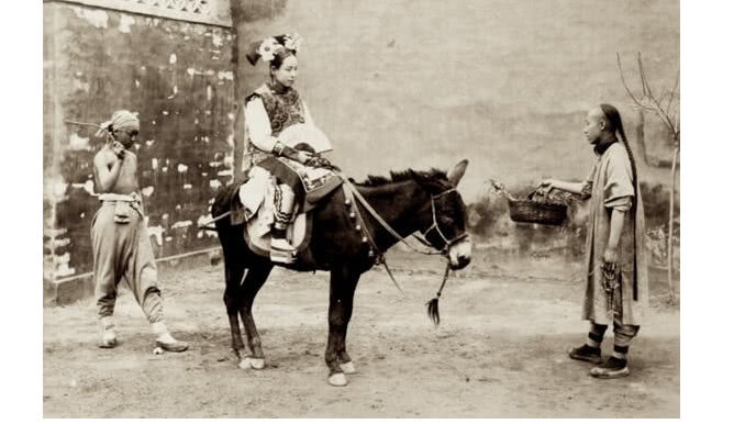 明星|晚清罕照出嫁前的婉容，最后离宫的3个宫女，青楼女子堪比明星