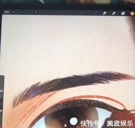 电容笔$美术生板绘花木兰,被质疑能力不够,看到成品:灵魂画师