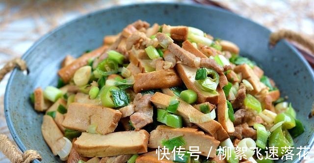 肉丝|香辣豆腐炒肉丝,又软又嫩,弹性十足,味道浓郁倍儿下饭!