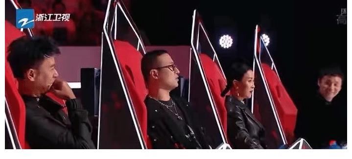 好聲音|2021《中國好聲音》首播，旋轉(zhuǎn)座椅簡陋不堪，選手質(zhì)量發(fā)生大變化