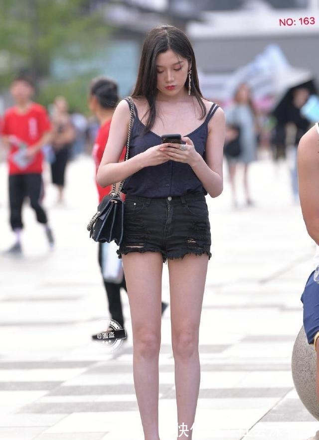 示范 打底裤省心穿搭示范,简单个性又舒适,简约休闲!