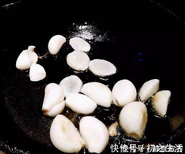 这道菜老公隔两天就要吃一次,下饭又下酒,比回锅肉还好吃,解馋