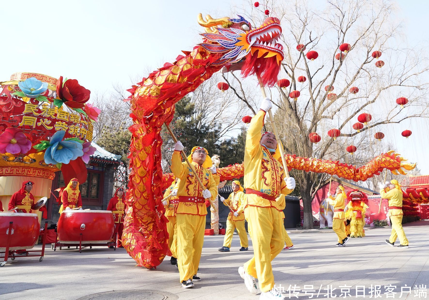 中年|迎八方客，北京南宫村民自建的舞狮舞龙队舞起来啦