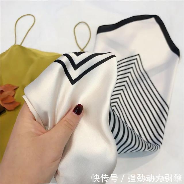 秋天毛衣、外套这么搭,太太太高级!