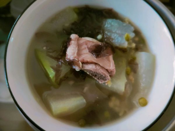 燕儿|绿豆排骨紫菜汤