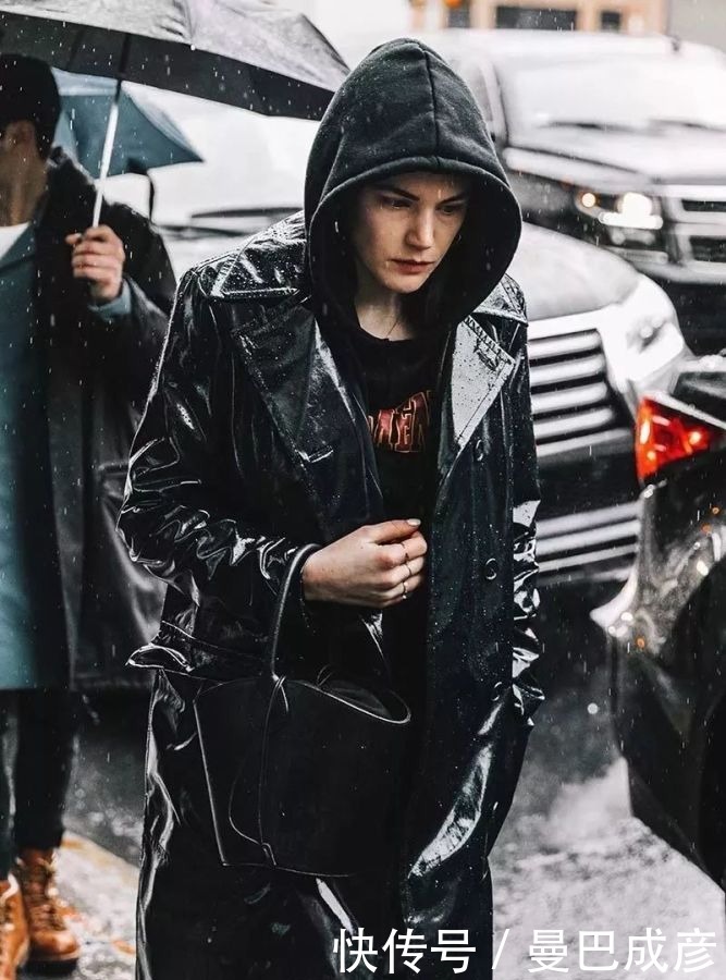 卫衣内搭的3种穿法!这么穿时髦又高级,稳赢!