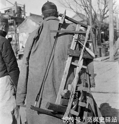 草鞋|清朝老照片:小孩街头卖草鞋,最后一张是清代雷峰塔原貌!