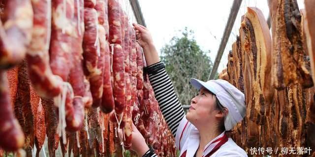 下晒|灌腊肠时,不要直接放太阳下晒,牢记4个诀窍,腊肠又香又入味