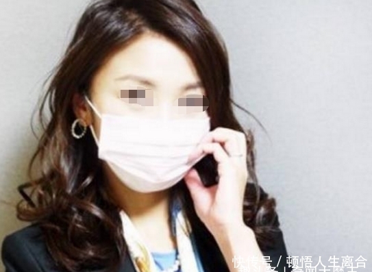 鼻子|女子口臭多年,到医院就诊,医生捂住鼻子,从嘴里抠出块臭石头