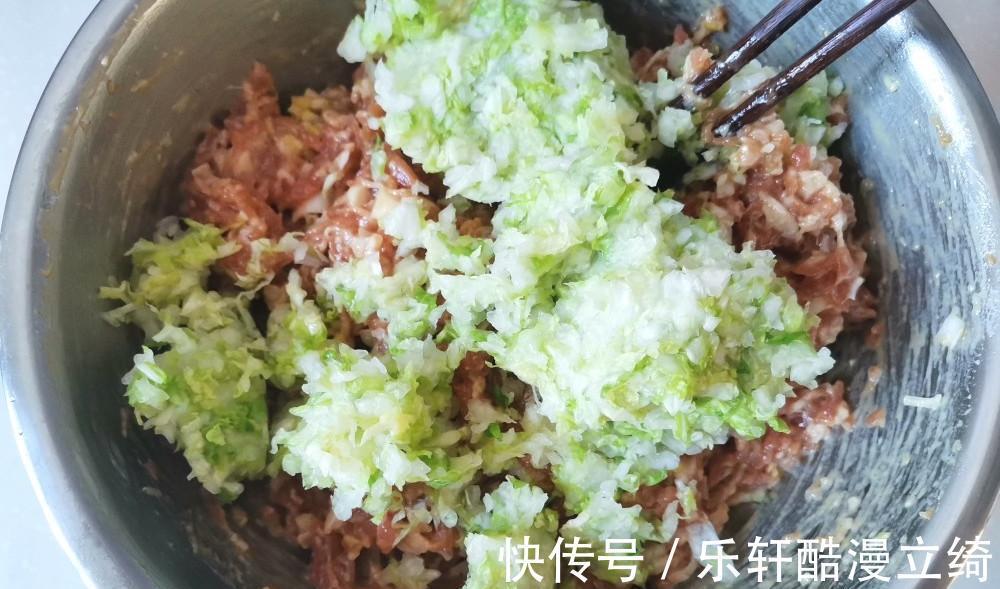 饺子|猪肉饺子配什么菜好吃教你5种不同搭配,香味扑鼻,好吃没腥味