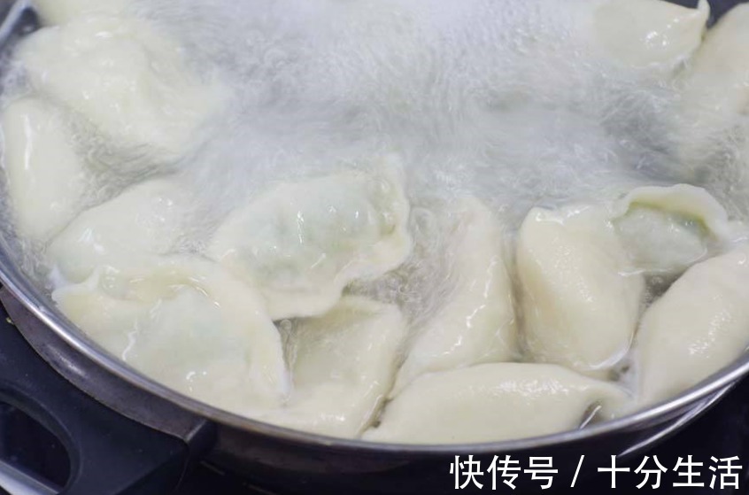 饺子别再做错了，饺子馅放热油还是生油，很关键，你清楚吗