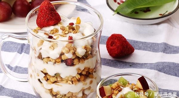 天气如此寒冷,早餐怎样解决水果燕麦片轻松应对
