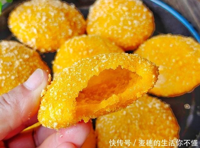 南瓜饼最好吃的做法,外酥里糯,个个鼓大泡,放凉也不塌