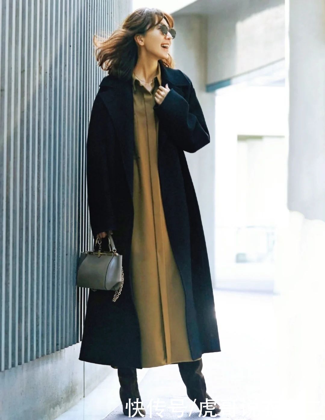 大衣穿搭关键在配色，日本博主都爱这4种配色方案，太优雅了