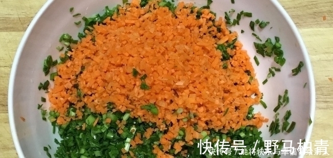 和面|包子最新做法，不发面，不和面，做出的包子晶莹剔透，太馋人了