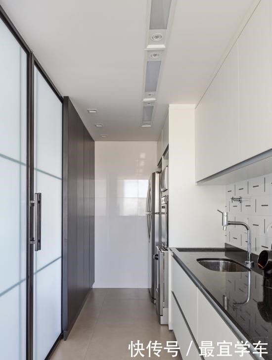 二三十平|原来厨房还能装这种推拉门,一打开就藏在墙里隐形起来了,不占地!