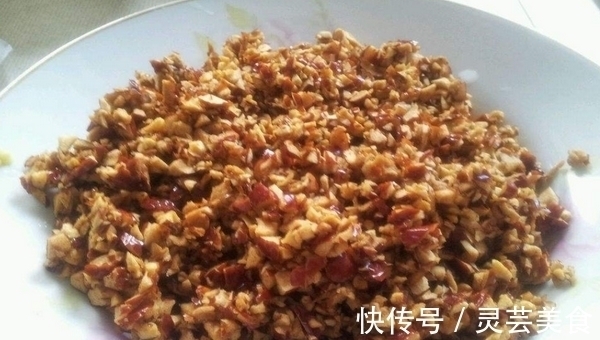 红糖姜枣酱|红枣与两种食材一起煮,一天吃一勺,皱纹不见了,头发也乌黑亮丽