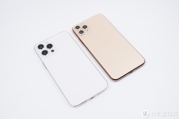 屏幕|有线平常心无线很尴尬，苹果iPhone 12 Pro Max充电评测