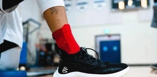 boost 库里8与跑鞋共底的设计,究竟是创新还是失误?