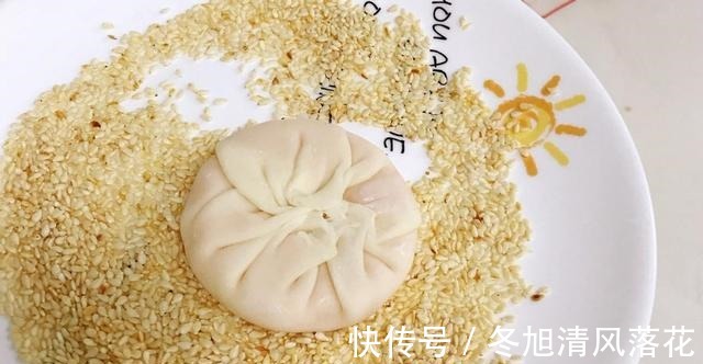 面饼|香甜软糯的红薯芝麻煎饼，好吃可口，美味健康！