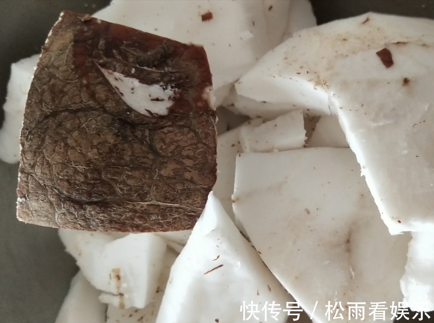 椰子|它是“维C之王”,皮肤黑要多吃,抑制黑色素形成,扔掉太可惜