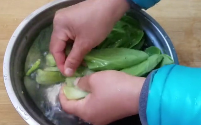 腐竹跟什么菜炒好吃?香辣腐竹的做法,又香又辣,好吃下饭!