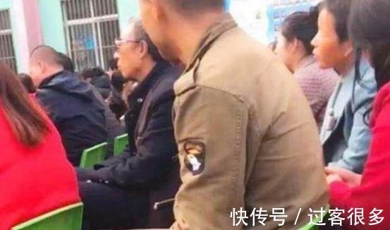 家长|幼儿园开家长会,一家长穿着“工作服”被嘲讽走错地方了吧