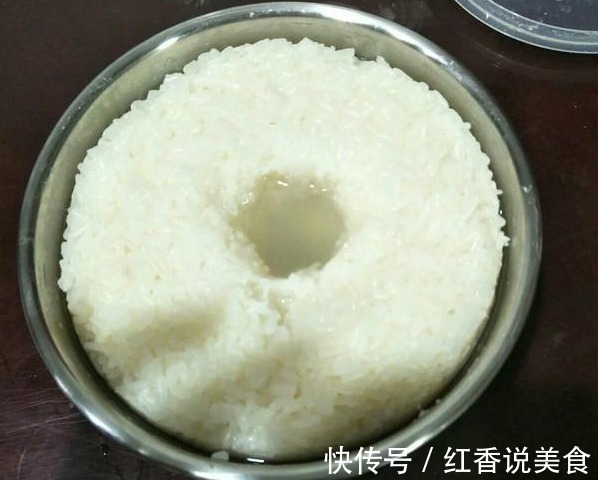 做米酒，记住不要直接放酒曲，牢记正确做法，做好后酒香四溢