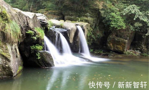 洒脱&陶渊明到了晚年大彻大悟，写下的这首抒情小诗，每一句都充满哲理