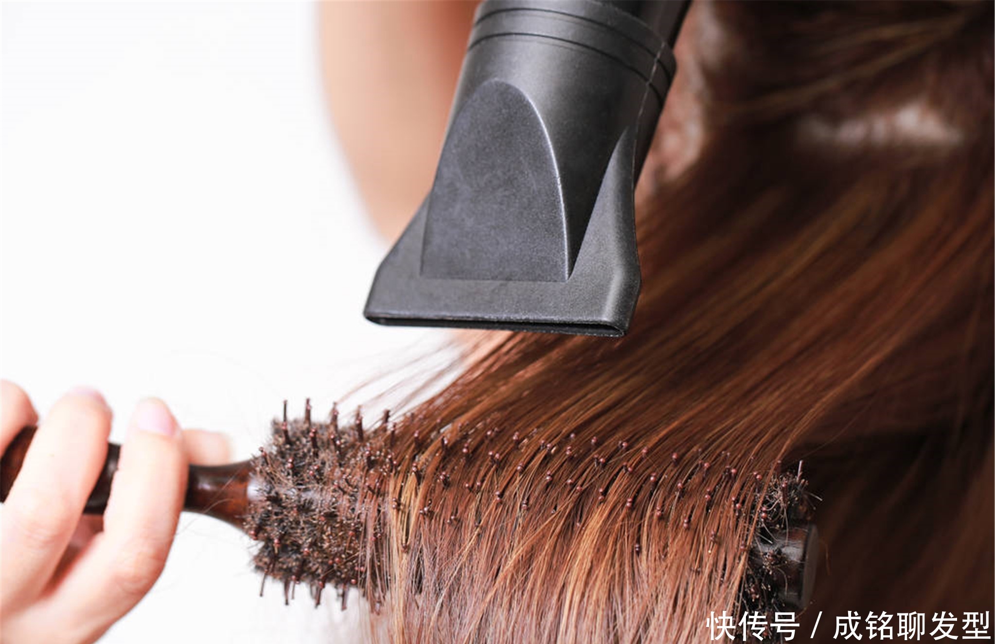 头发|头发烫卷不好看有什么方法快速变直?发型师:洗直、软化、拉直