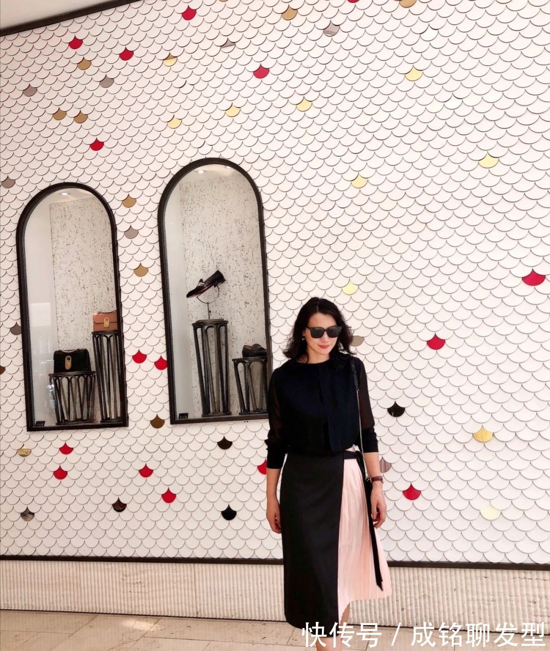 阔腿裤|适合50岁女人的秋季减龄打扮，优雅时尚又大气，美得高级更有品位